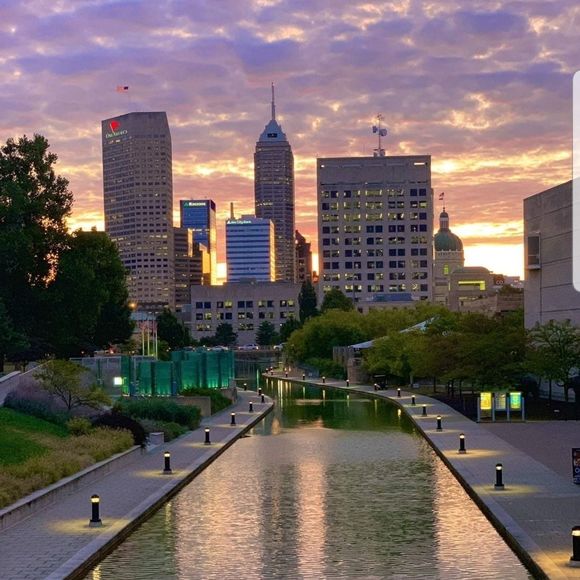 Meet your Posher, Cindy - Picture 1 of 1